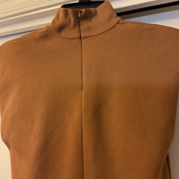 6. Zara Brown Structured Short Sleeve Crop Top With Shoulder Pads Size M - Picture 7 of 7